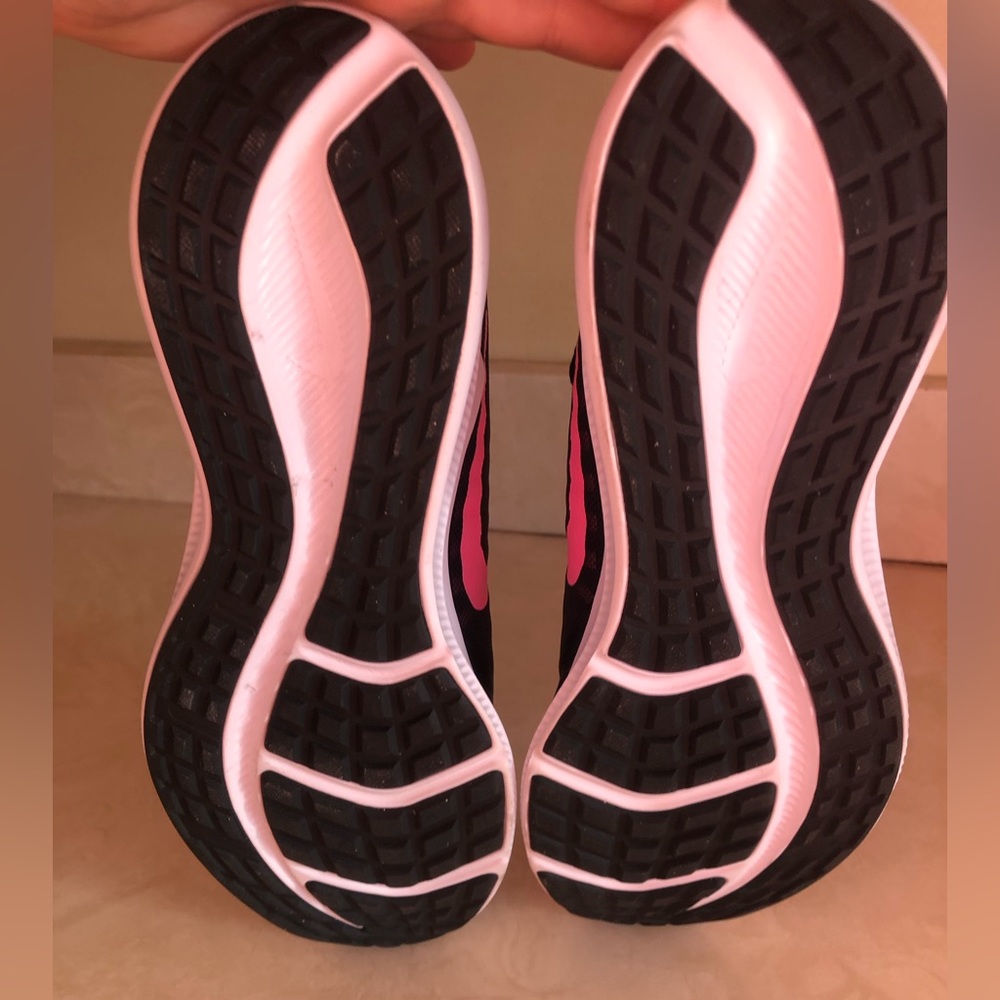 Women’s Nike Downshifter size 7Y